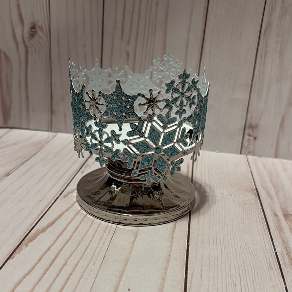 Bath and Body Works Snowflake Candle Holder with Silver Base